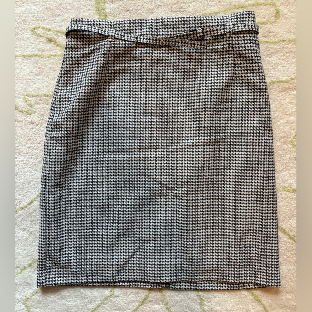 NWOT Houndstooth H&M Skirt // Black & White